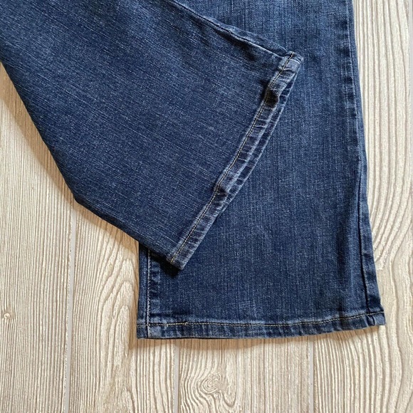 Levi’s 529 Curvy Bootcut Jeans Women’s 10 M 30x32 Med Wash Stretch - Picture 4 of 9